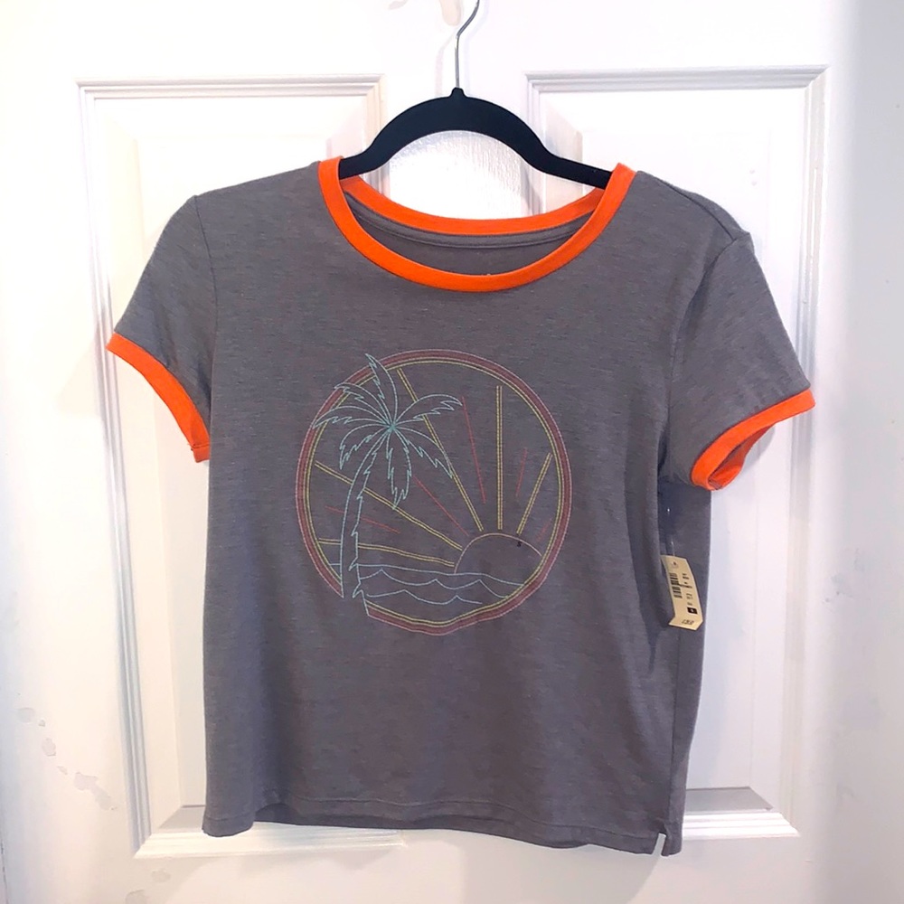 Aeropostale grey and orange cropped tee